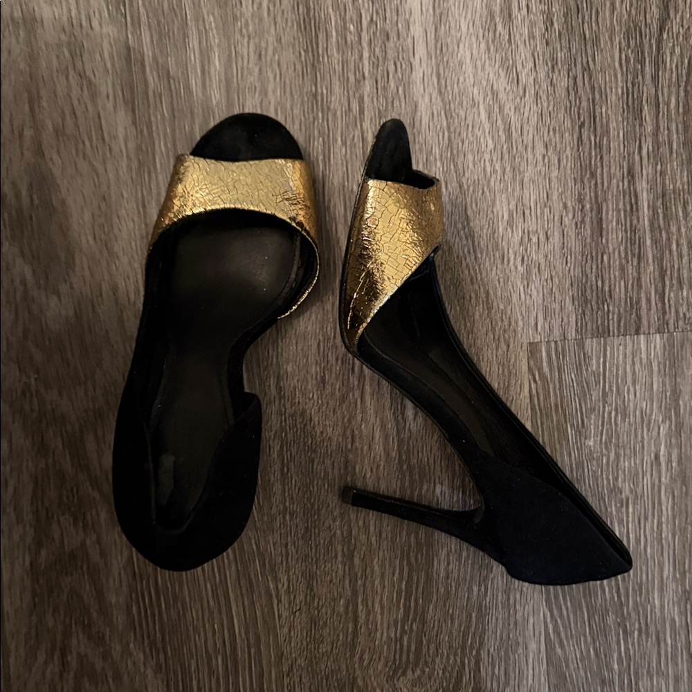 COACH Elegant Black and Gold Women's Heels
